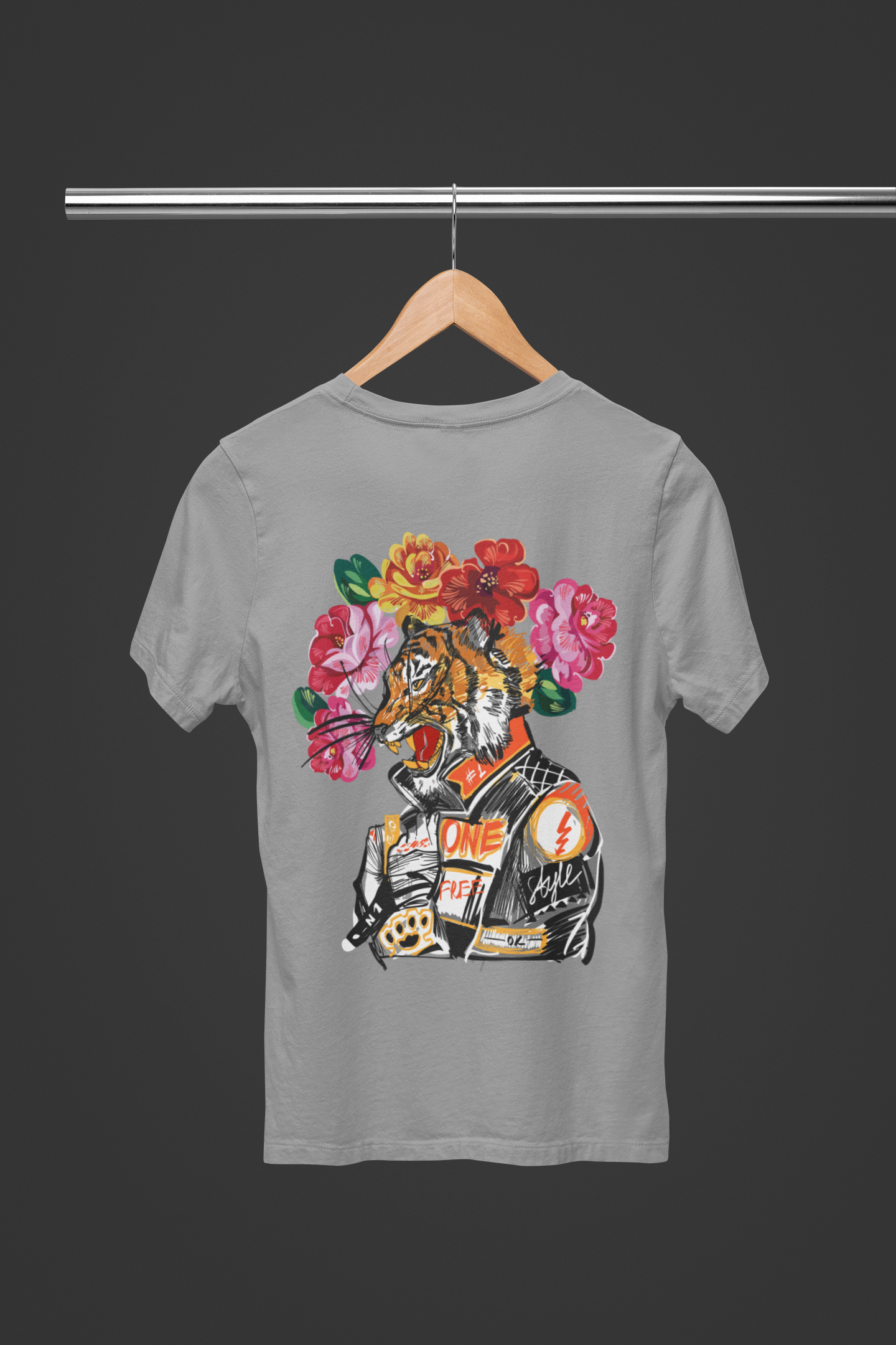 Romantic Tiger Sırt Baskılı Gri Bisiklet Yaka Kadın T-shirt